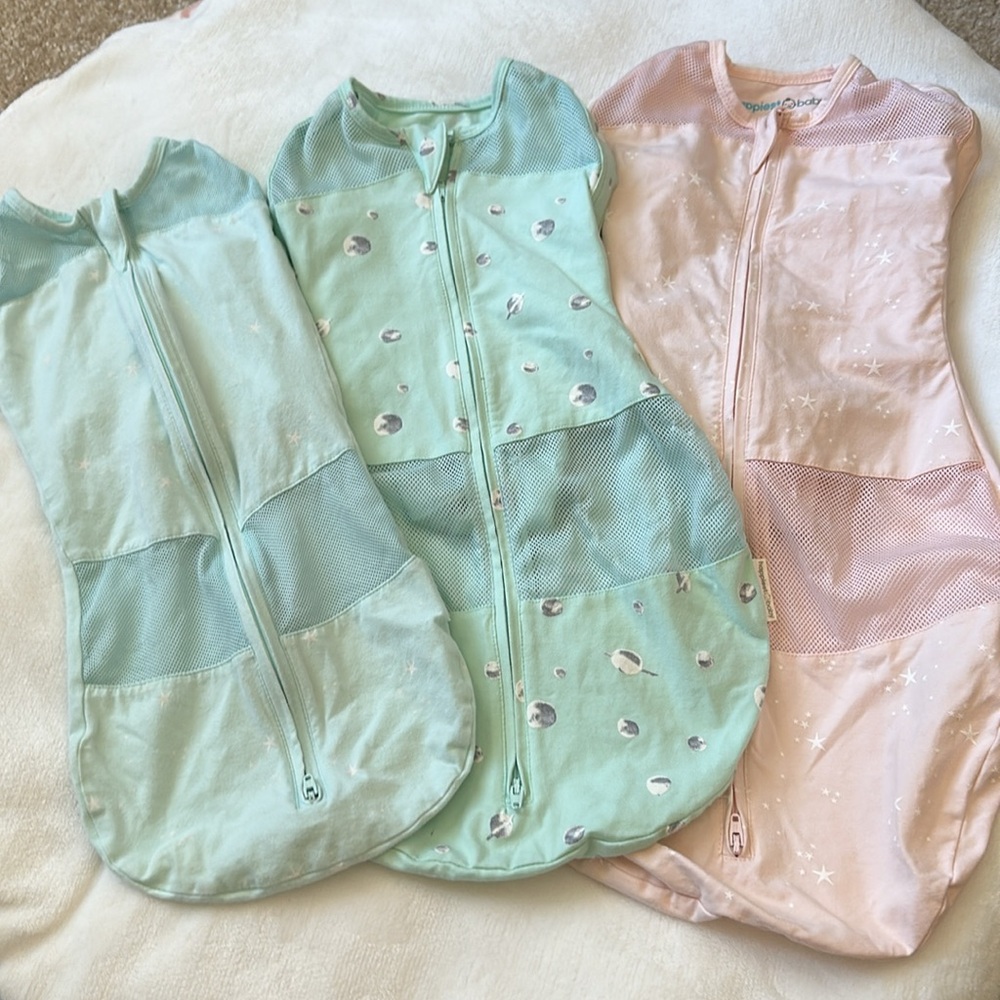 3 happiest baby swaddles, 2 small one medium